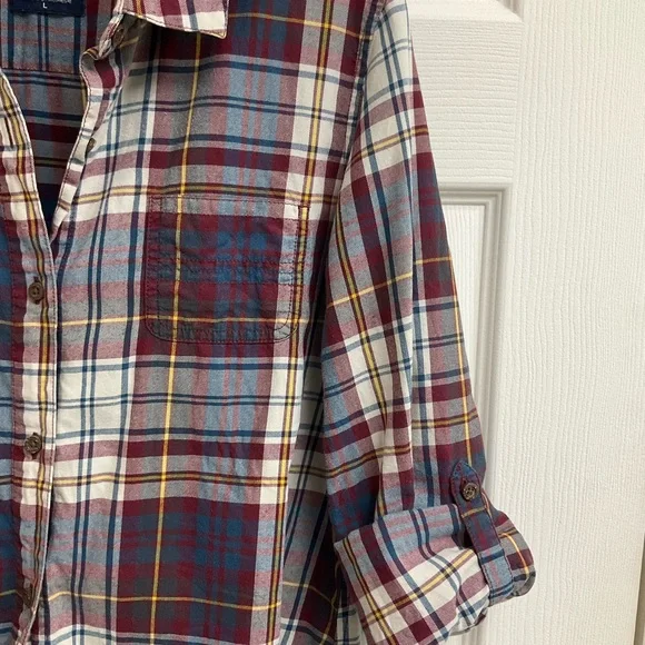 The North Face Women’s Button Down Plaid Shirt - Picture 4 of 10